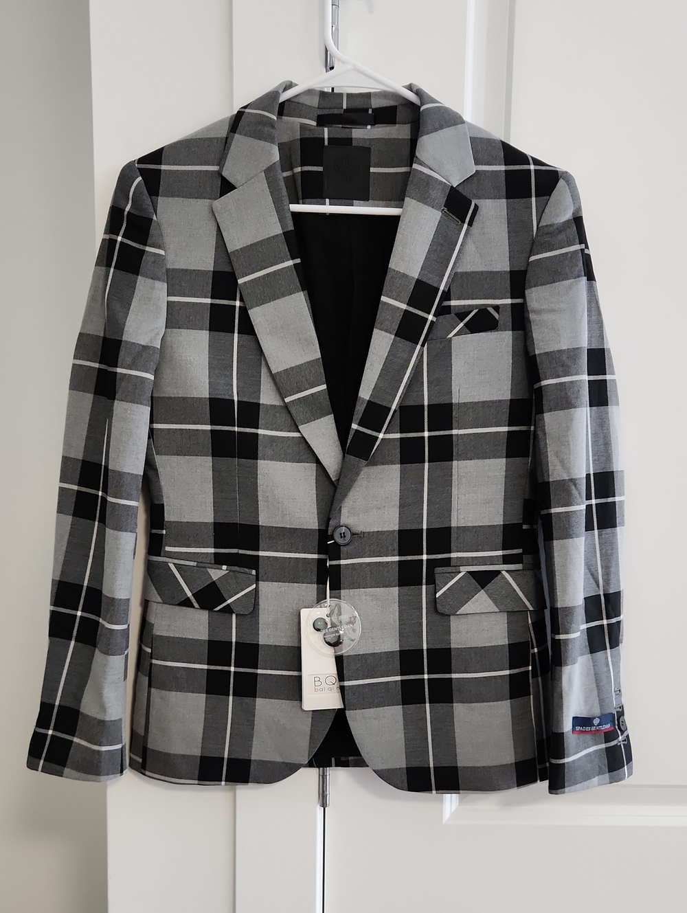 NWT Men's Gray & Black Plaid Blazer - Classic Tailored Style